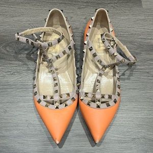 Valentino rockstud double strap flats in peach size 40